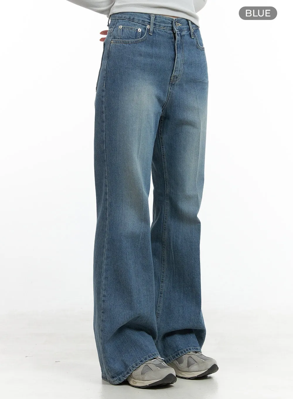 Daisy Loose Fit Bootcut Jeans CG419