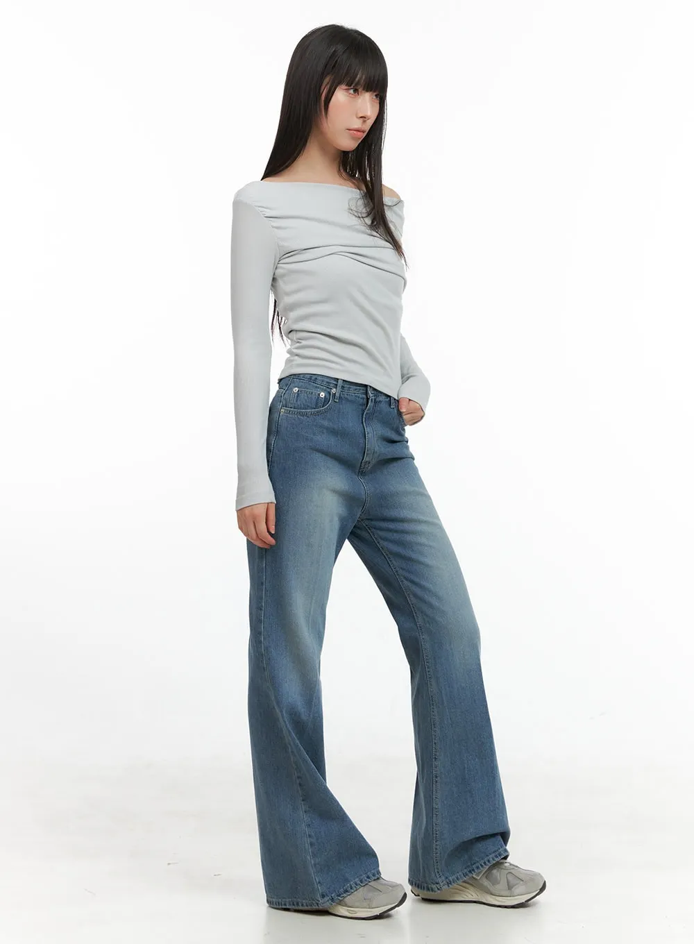 Daisy Loose Fit Bootcut Jeans CG419