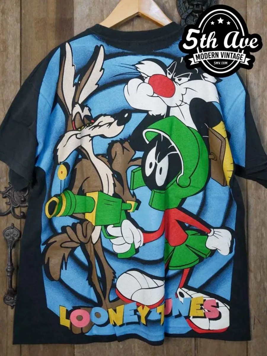 Looney Tunes Bugs Bunny Daffy Duck and Taz-Mania - New Vintage Animation T shirt