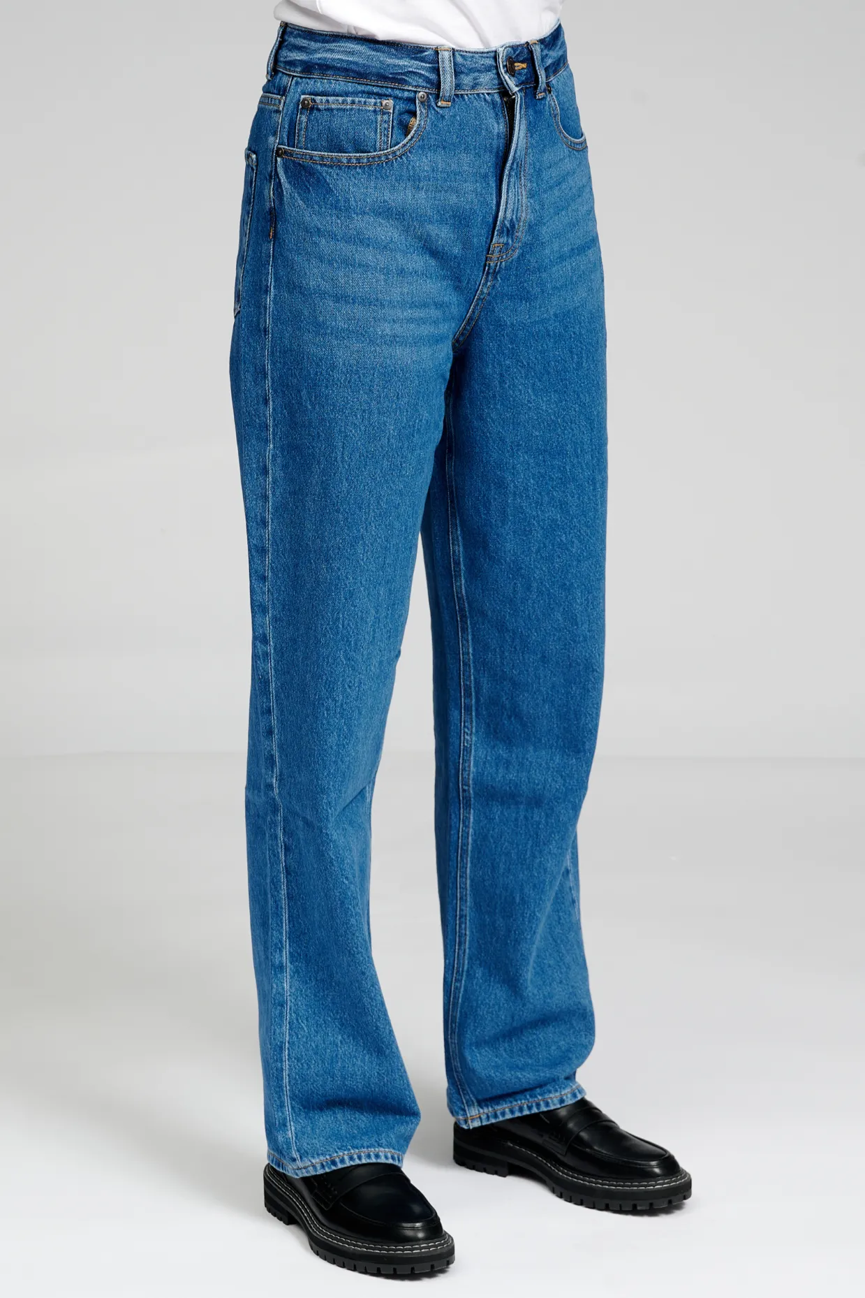 Performance Loose Jeans - Medium Blue Denim