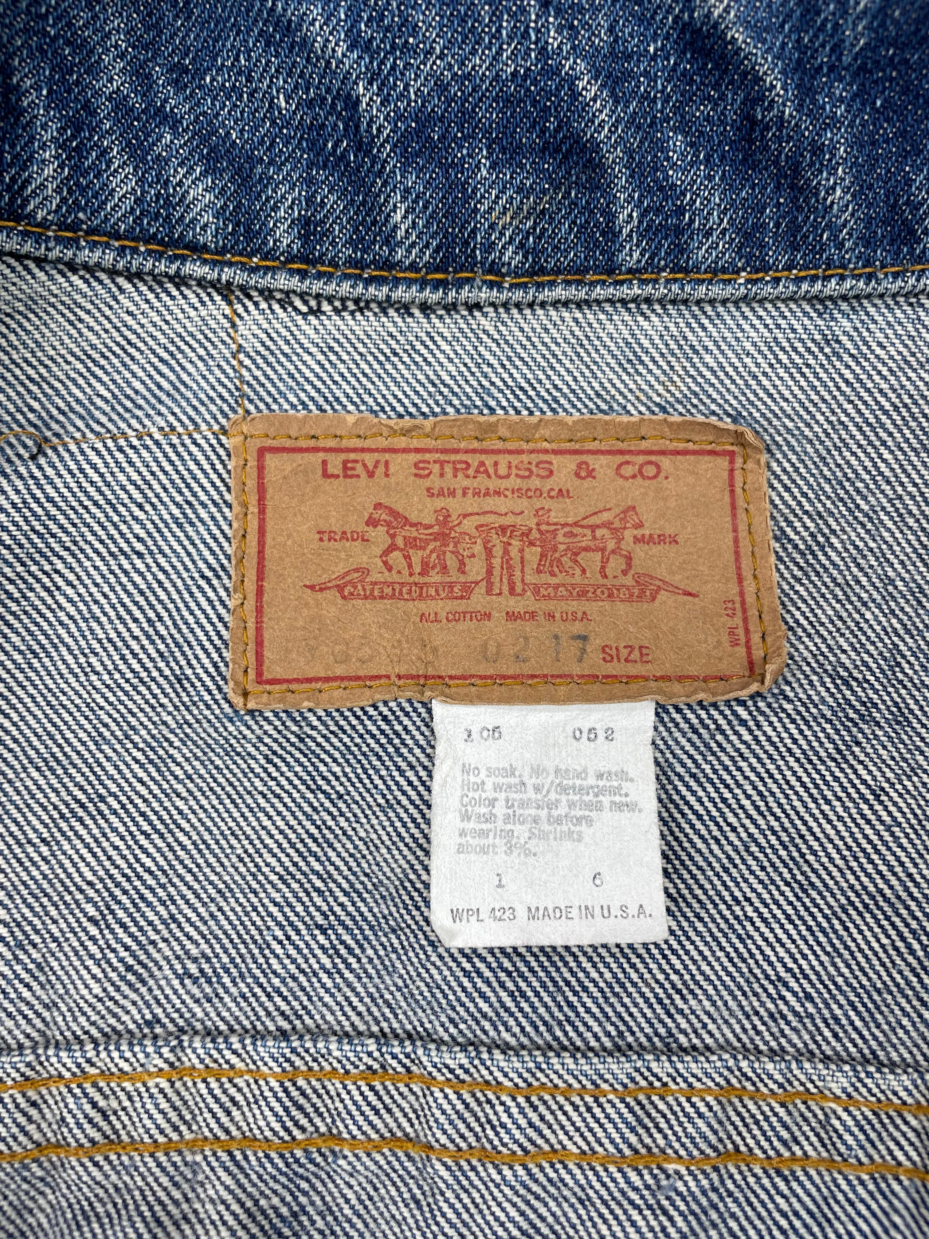 Vintage Levi 2-Pocket USA Indigo Denim Trucker Jacket (JYJ-146)